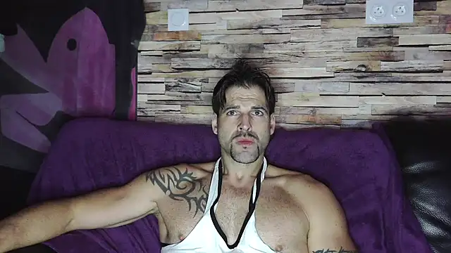 Snapshot of XxBigboybandxX chatting on December 15, 2024, 4:26 pm XxBigboybandxX online show from December 15, 2024, 4:26 pm