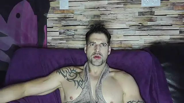 Snapshot of XxBigboybandxX chatting on December 20, 2024, 3:53 pm XxBigboybandxX online show from December 20, 2024, 3:53 pm