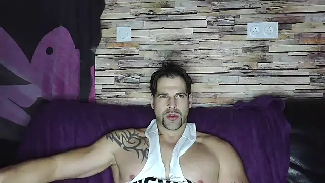 Snapshot of XxBigboybandxX chatting on January 9, 2025, 4:17 pm XxBigboybandxX online show from January 9, 2025, 4:17 pm