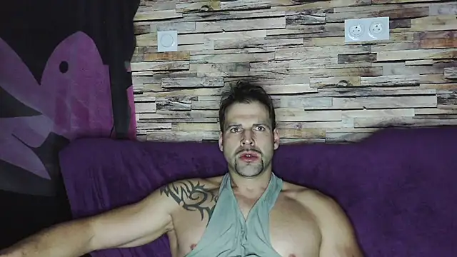 Snapshot of XxBigboybandxX chatting on January 24, 2025, 8:22 pm XxBigboybandxX online show from January 24, 2025, 8:22 pm