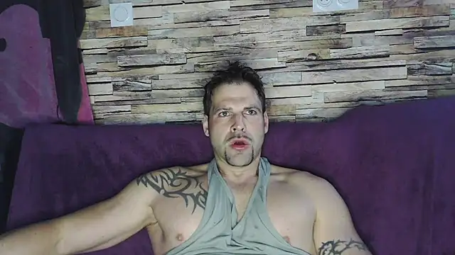 Snapshot of XxBigboybandxX chatting on February 8, 2025, 7:59 am XxBigboybandxX online show from February 8, 2025, 7:59 am