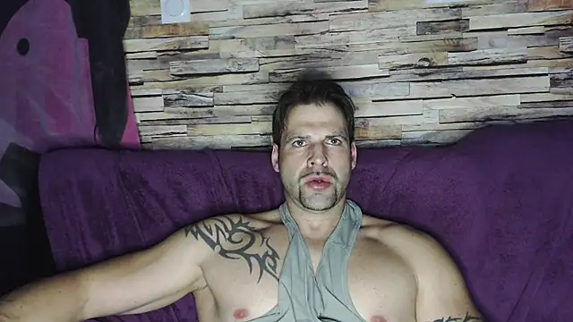 Snapshot of XxBigboybandxX chatting on February 12, 2025, 10:04 pm XxBigboybandxX online show from February 12, 2025, 10:04 pm