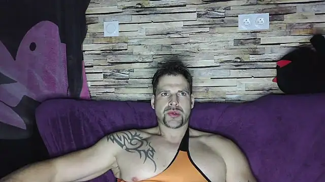 Snapshot of XxBigboybandxX chatting on February 26, 2025, 6:54 pm XxBigboybandxX online show from February 26, 2025, 6:54 pm