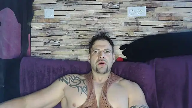 Snapshot of XxBigboybandxX chatting on March 16, 2025, 8:32 am XxBigboybandxX online show from March 16, 2025, 8:32 am