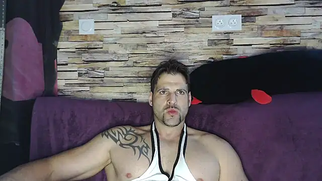 Snapshot of XxBigboybandxX chatting on March 22, 2025, 3:31 pm XxBigboybandxX online show from March 22, 2025, 3:31 pm