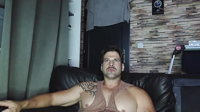 Snapshot of XxBigboybandxX chatting on September 22, 2025, 6:32 pm XxBigboybandxX online show from September 22, 2025, 6:32 pm