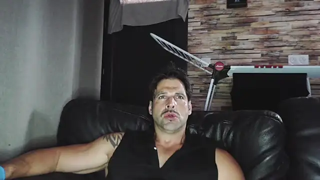 Snapshot of XxBigboybandxX chatting on September 28, 2025, 4:23 pm XxBigboybandxX online show from September 28, 2025, 4:23 pm