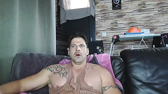 Snapshot of XxBigboybandxX chatting on November 19, 2025, 2:50 pm XxBigboybandxX online show from November 19, 2025, 2:50 pm