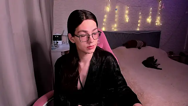 Snapshot of Alfreda_Mills chatting on September 10, 2025, 10:15 am Alfreda Mills online show from September 10, 2025, 10:15 am