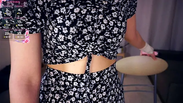 Snapshot of EngelAlman chatting on October 3, 2025, 6:10 am EngelAlman online show from October 3, 2025, 6:10 am