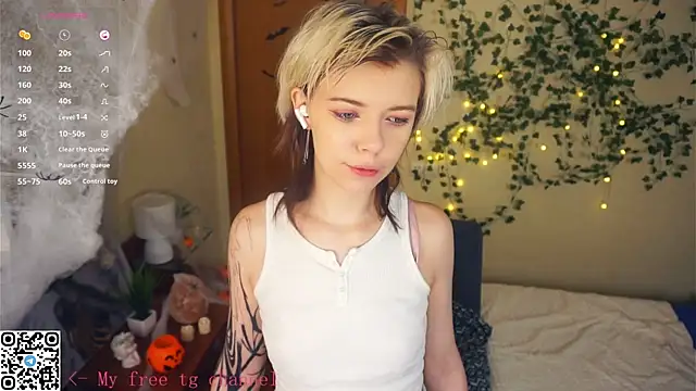 Snapshot of EngelAlman chatting on November 4, 2025, 6:01 am EngelAlman online show from November 4, 2025, 6:01 am