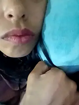 karolinee 66  online show from January 3, 2025, 4:33 am