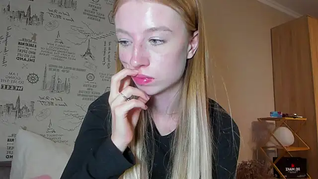 minidivaa  online show from September 11, 2025, 6:08 pm