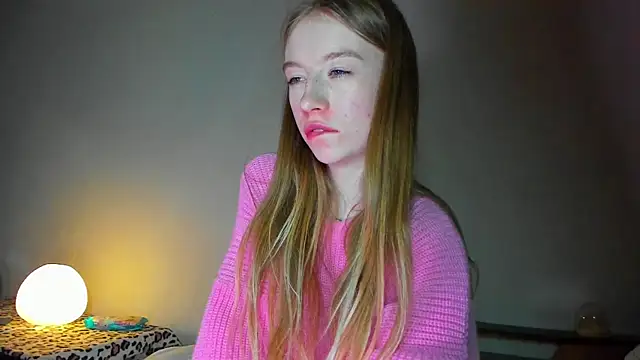 minidivaa  online show from April 22, 2026, 7:37 pm