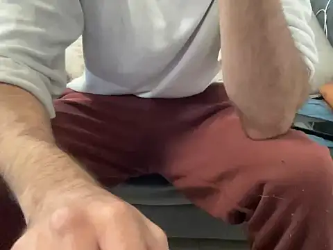 4small4inchlol online show from November 17, 2025, 10:32 am