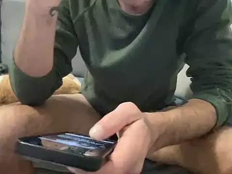 4small4inchlol online show from February 9, 2026, 5:39 pm