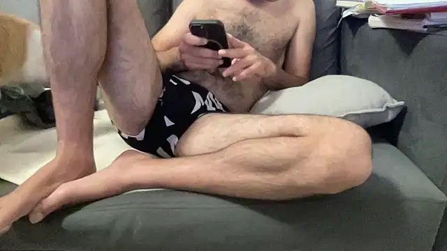 4small4inchlol online show from June 21, 2026, 9:39 pm