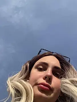 SandraCarter online show from March 9, 2025, 1:26 pm