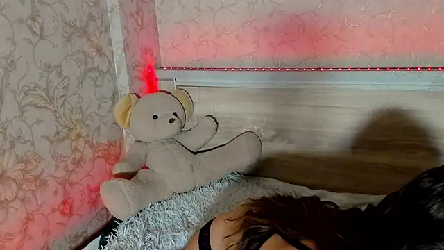 Snapshot of emma77_ chatting on November 15, 2025, 9:11 pm emma77 online show from November 15, 2025, 9:11 pm