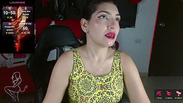 Snapshot of Carolaine69_ chatting on May 12, 2026, 1:30 pm Carolaine69 online show from May 12, 2026, 1:30 pm