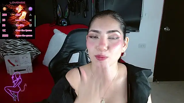 Snapshot of Carolaine69_ chatting on June 5, 2026, 1:28 pm Carolaine69 online show from June 5, 2026, 1:28 pm