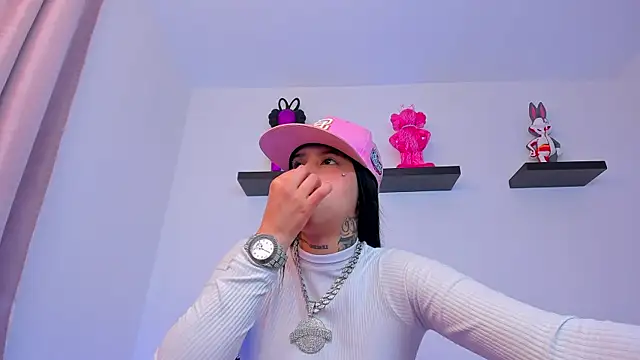 Snapshot of Gangster_Girl chatting on February 5, 2025, 1:58 am Gangster Girl online show from February 5, 2025, 1:58 am