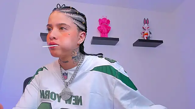 Snapshot of Gangster_Girl chatting on February 21, 2025, 1:55 am Gangster Girl online show from February 21, 2025, 1:55 am