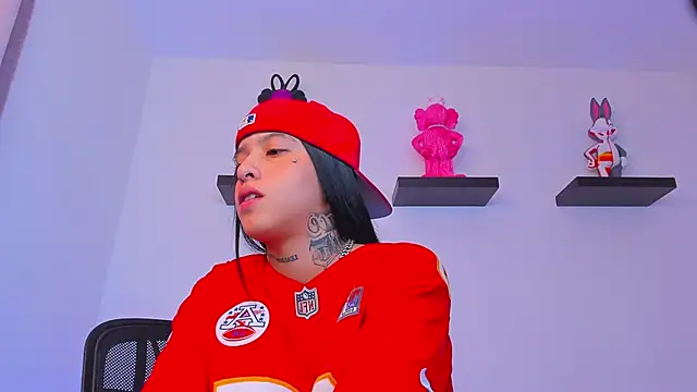 Snapshot of Gangster_Girl chatting on March 9, 2025, 3:22 am Gangster Girl online show from March 9, 2025, 3:22 am