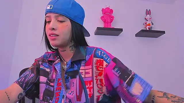 Snapshot of Gangster_Girl chatting on March 16, 2025, 7:06 pm Gangster Girl online show from March 16, 2025, 7:06 pm