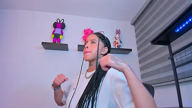 Snapshot of Gangster_Girl chatting on October 2, 2025, 8:32 am Gangster Girl online show from October 2, 2025, 8:32 am