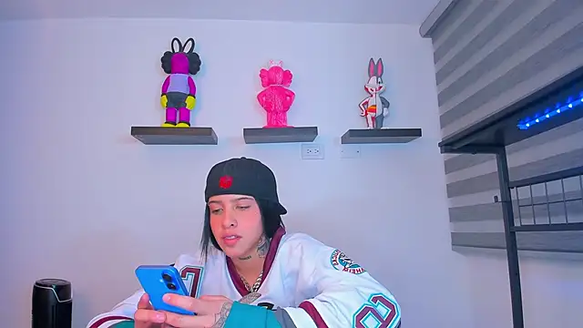 Snapshot of Gangster_Girl chatting on October 14, 2025, 11:16 pm Gangster Girl online show from October 14, 2025, 11:16 pm