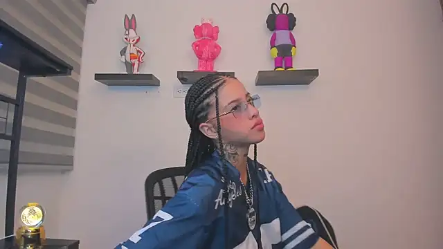 Gangster Girl online show from July 2, 2026, 3:23 am