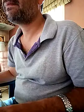 Snapshot of daddy_indian chatting on February 11, 2025, 9:42 am daddy indian online show from February 11, 2025, 9:42 am