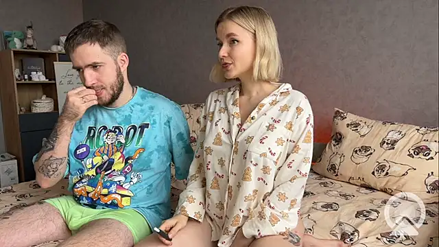 Snapshot of Adelovenick chatting on December 30, 2024, 9:27 am Adelovenick online show from December 30, 2024, 9:27 am