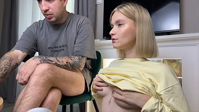 Snapshot of Adelovenick chatting on October 25, 2025, 7:49 am Adelovenick online show from October 25, 2025, 7:49 am