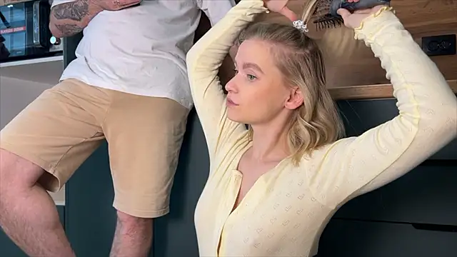 Snapshot of Adelovenick chatting on March 4, 2026, 10:10 am Adelovenick online show from March 4, 2026, 10:10 am