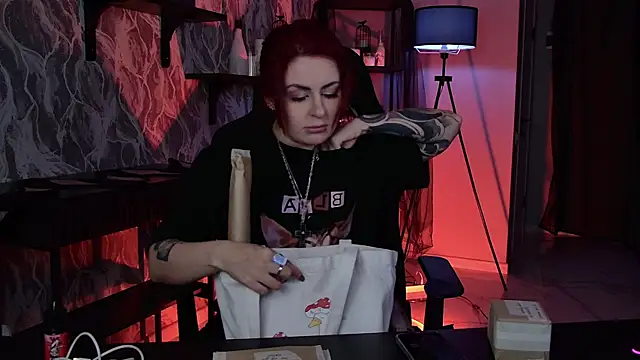 Snapshot of Lana__May chatting on December 17, 2025, 9:15 am Lana May online show from December 17, 2025, 9:15 am