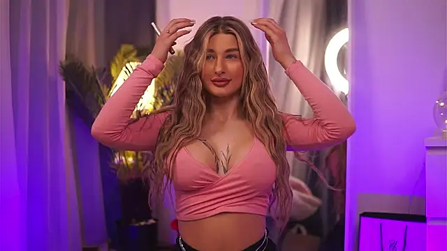 Snapshot of AvaShayy chatting on March 4, 2025, 10:49 pm AvaShayy online show from March 4, 2025, 10:49 pm