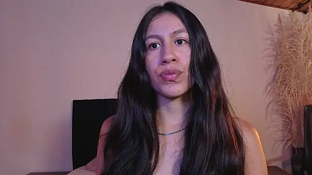 EmiGomez  online show from April 30, 2026, 2:01 pm