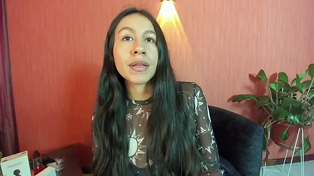 Snapshot of EmiGomez_ chatting on May 11, 2026, 2:45 pm EmiGomez online show from May 11, 2026, 2:45 pm