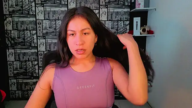 Snapshot of EmiGomez_ chatting on June 21, 2026, 2:41 pm EmiGomez online show from June 21, 2026, 2:41 pm