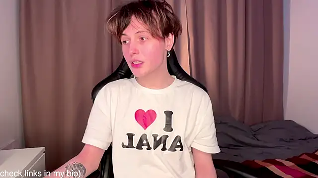 Snapshot of princeofsuccubs chatting on January 22, 2025, 1:32 pm princeofsuccubs online show from January 22, 2025, 1:32 pm