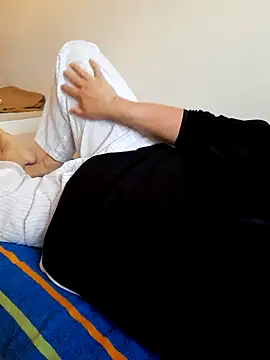 bluangelo online show from December 6, 2024, 1:33 pm