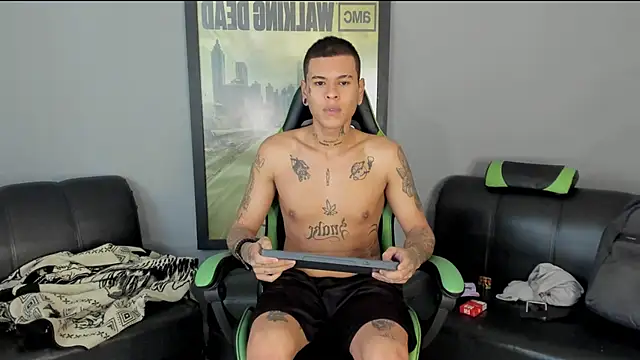 Snapshot of jamesinked_ chatting on January 4, 2025, 7:02 pm jamesinked online show from January 4, 2025, 7:02 pm