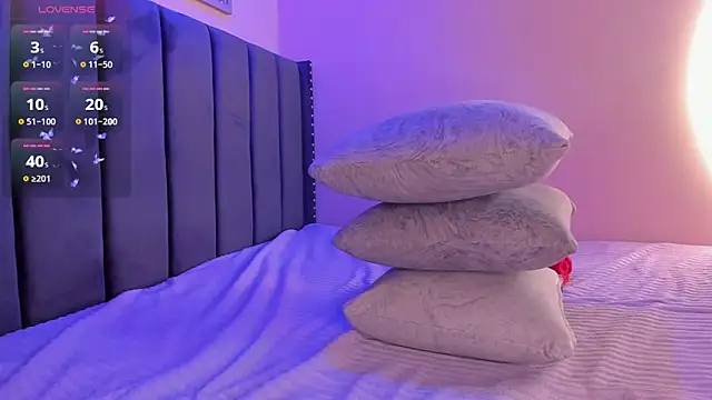 Snapshot of viiolett_lee chatting on January 29, 2025, 11:56 pm viiolett lee online show from January 29, 2025, 11:56 pm