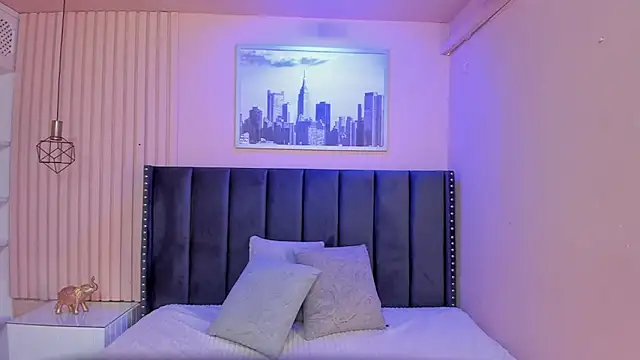 Snapshot of viiolett_lee chatting on March 22, 2025, 8:15 pm viiolett lee online show from March 22, 2025, 8:15 pm