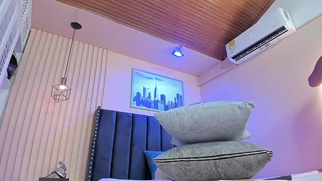 viiolett lee online show from March 15, 2026, 2:34 pm