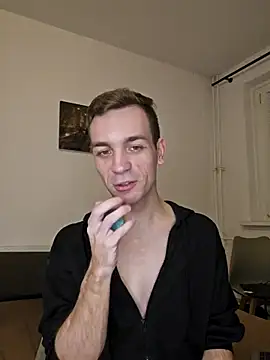 Snapshot of nickdtr chatting on December 15, 2025, 6:01 pm nickdtr online show from December 15, 2025, 6:01 pm