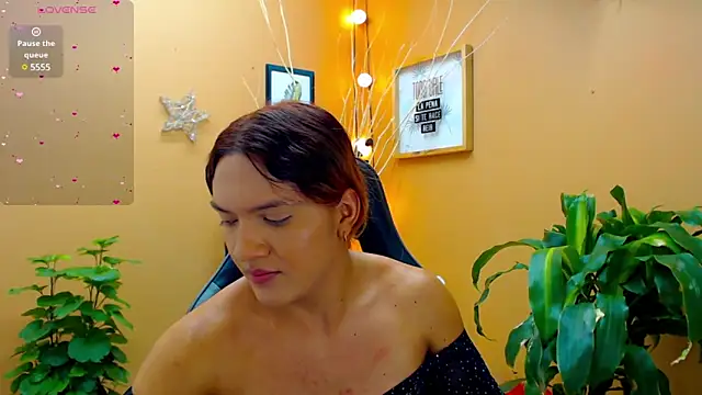 aslyhernandez 7 online show from March 12, 2025, 9:13 pm