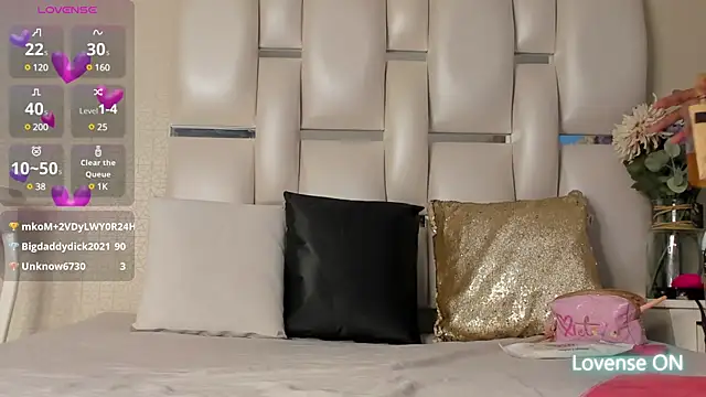 Snapshot of vayoleen chatting on February 21, 2025, 4:37 pm vayoleen online show from February 21, 2025, 4:37 pm